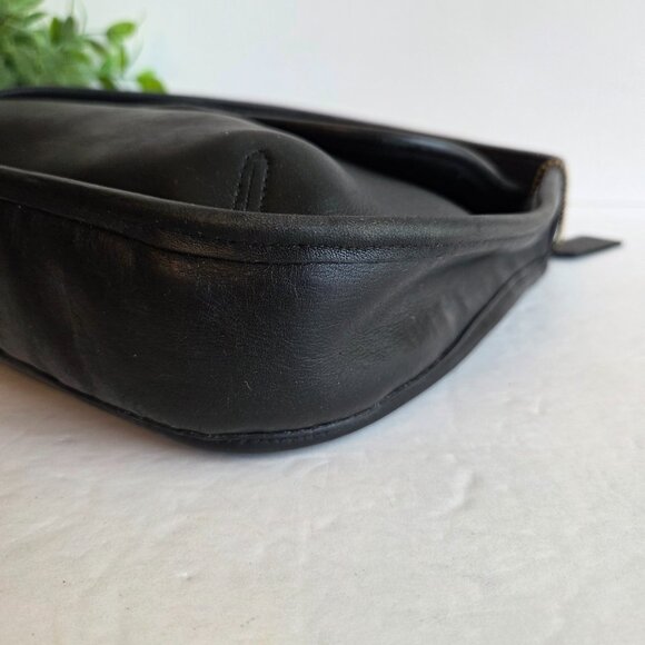 EUC Vintage Coach Ergo Small Flap (#9043) in Black - Picture 6 of 12